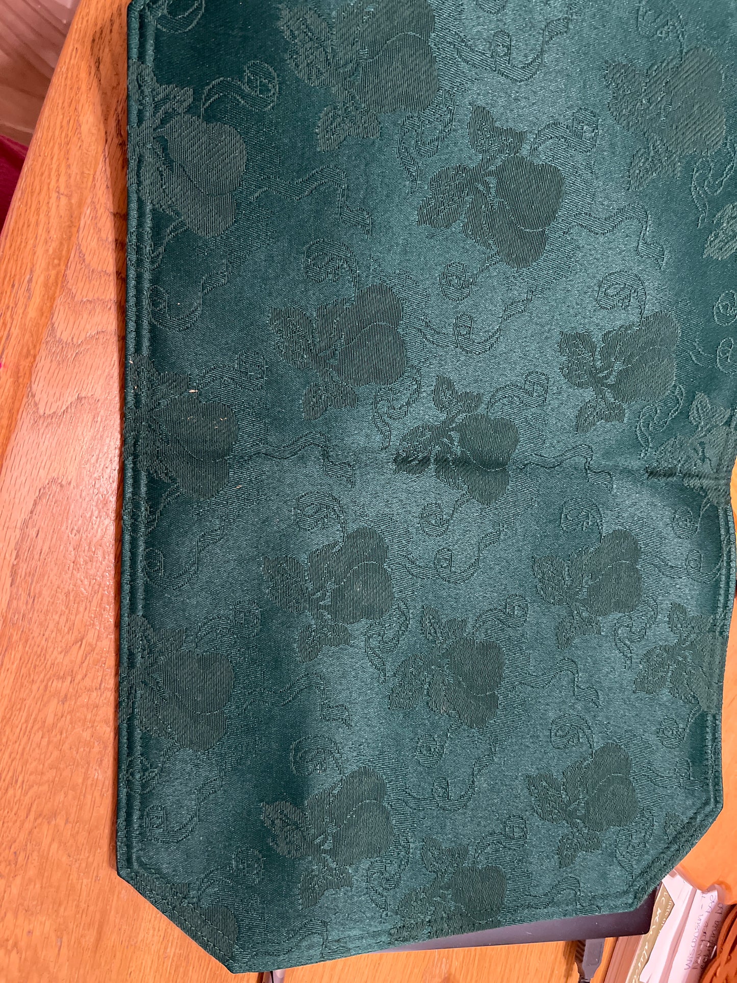Longaberger set of placemats in ivy guided pear