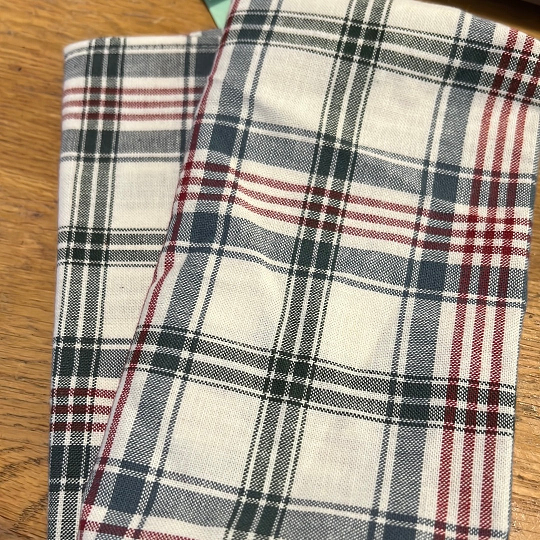 Longaberger pair of napkins in market day plaid