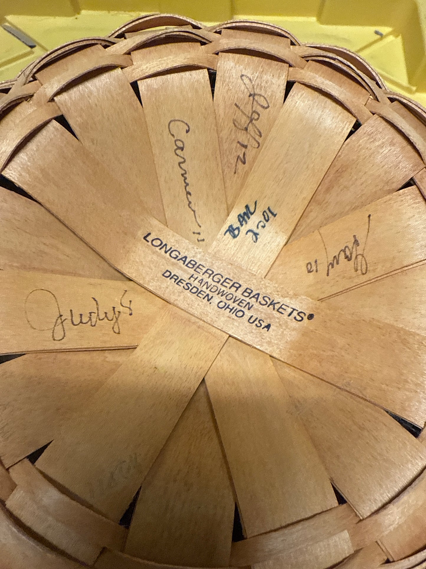 Longaberger 2001 homestead apple basket with signatures, protector and lid