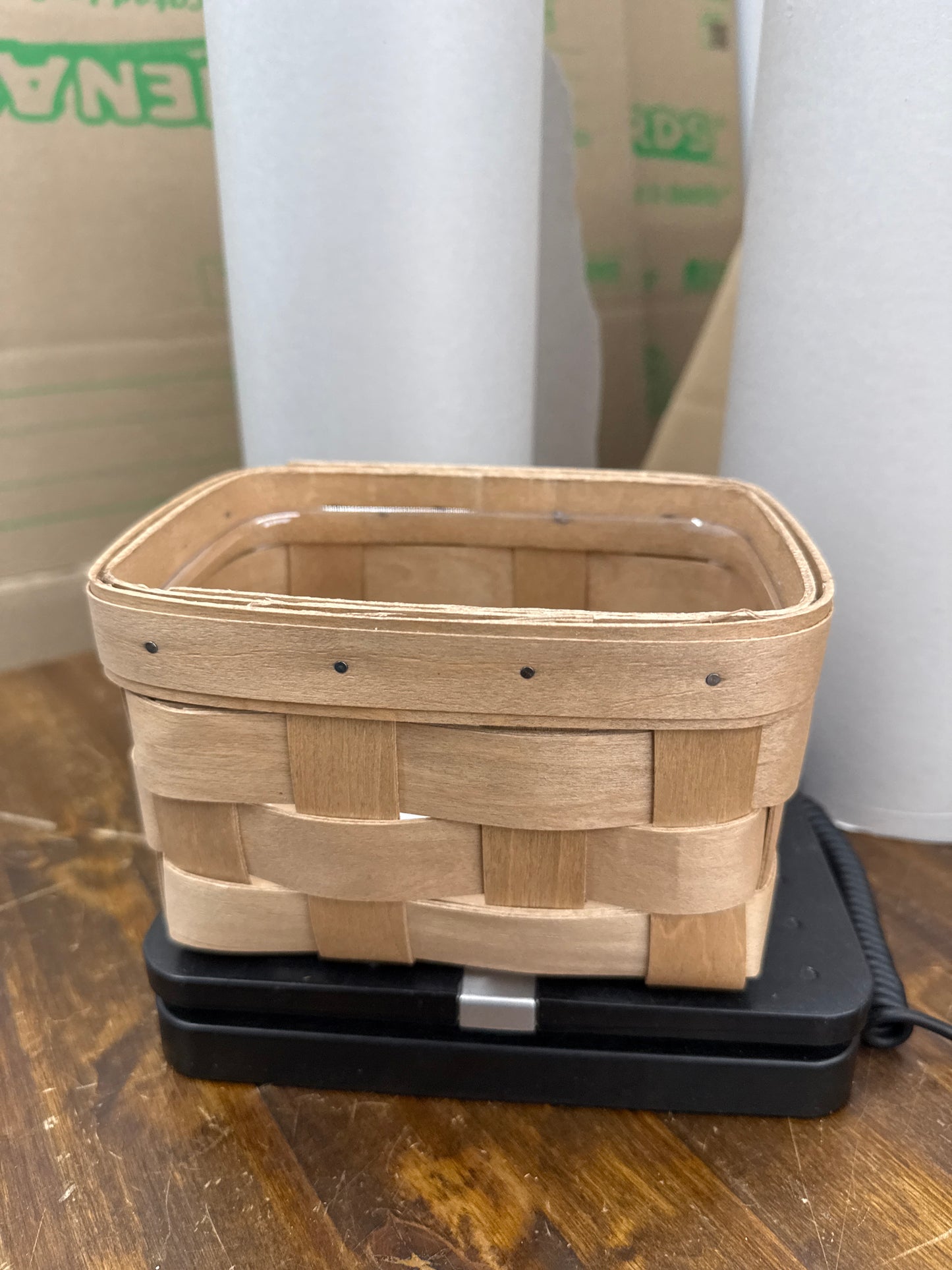 Dresden & company tea basket with protector