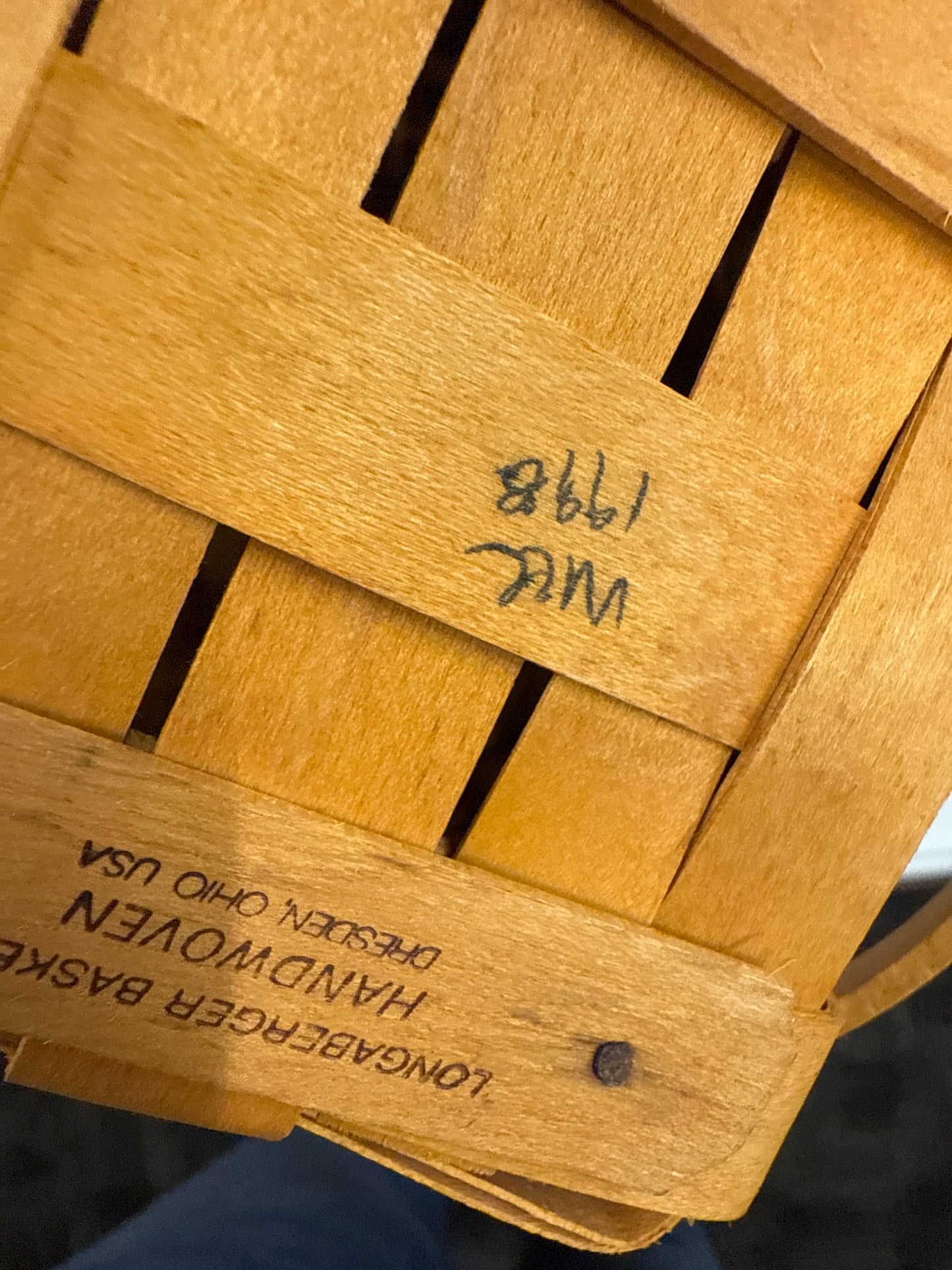 Longaberger 1998 sales award basket with lid