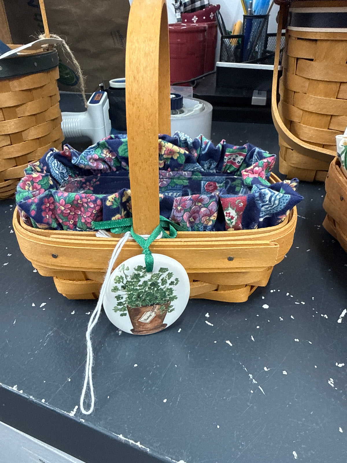 Longaberger parsley basket with liner, protector , and tie on