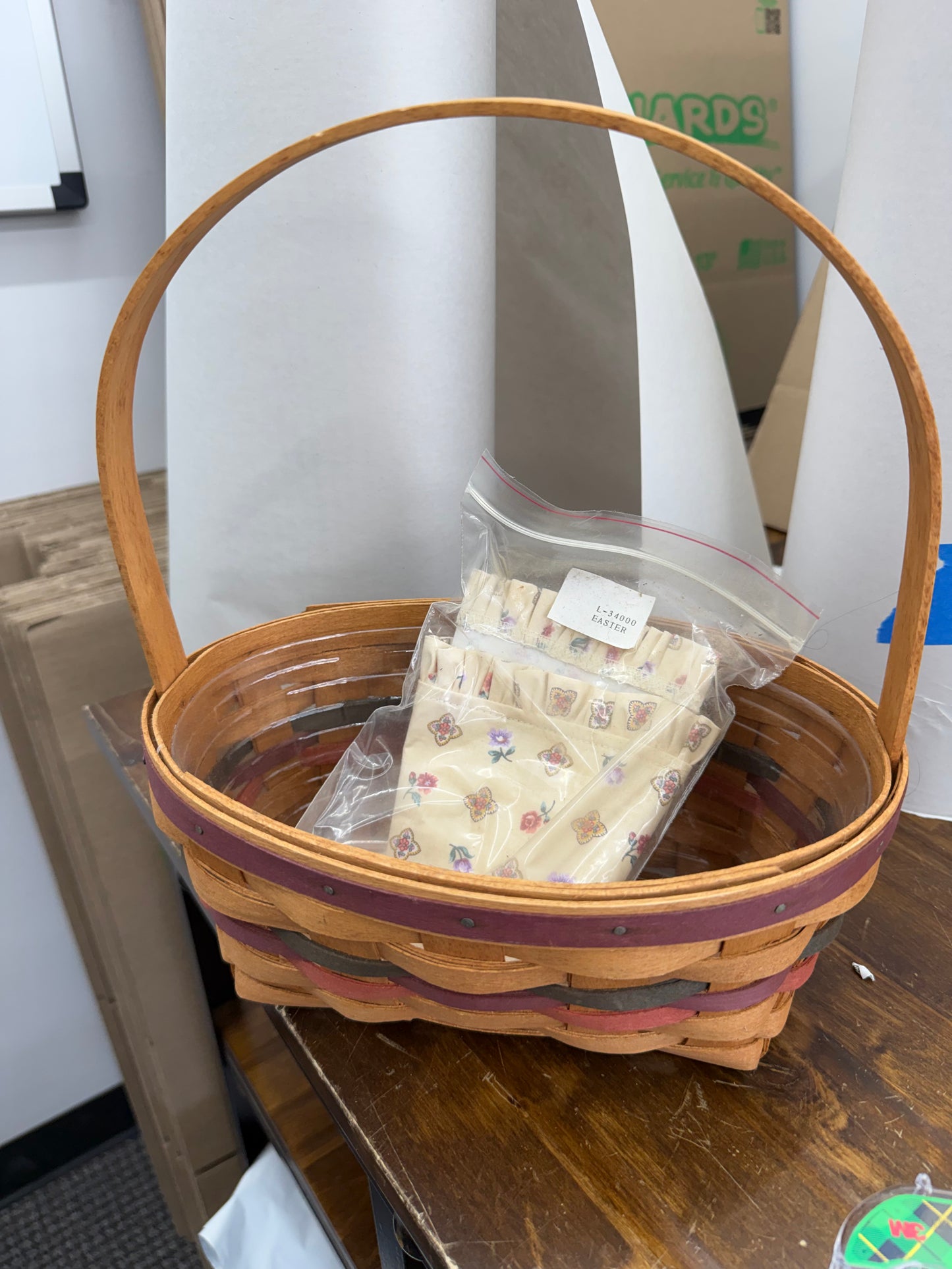 Longaberger 1992 Easter basket with liner and protector