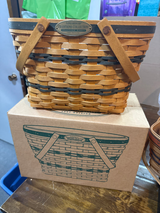 Longaberger 1997 fellowship basket with liner and protector