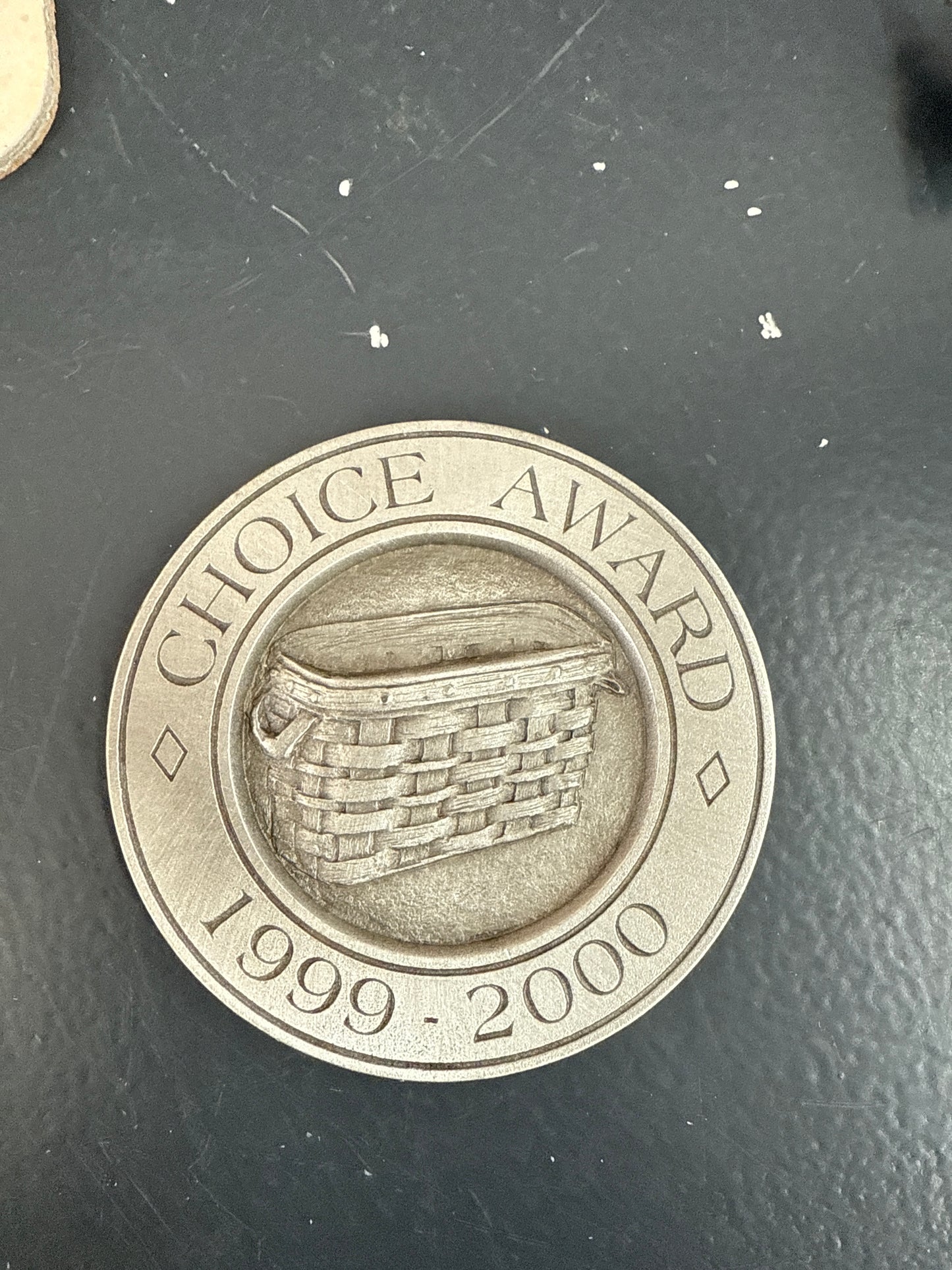 Longaberger 1999-2000 medallion