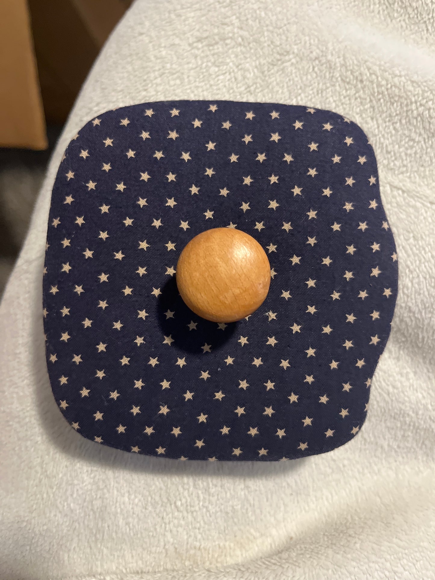 Heart of Dresden 4.25”x4.25” square lid - blue with stars