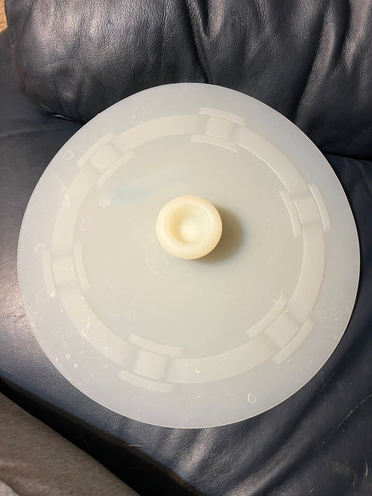 Longaberger 11” round silicone lid