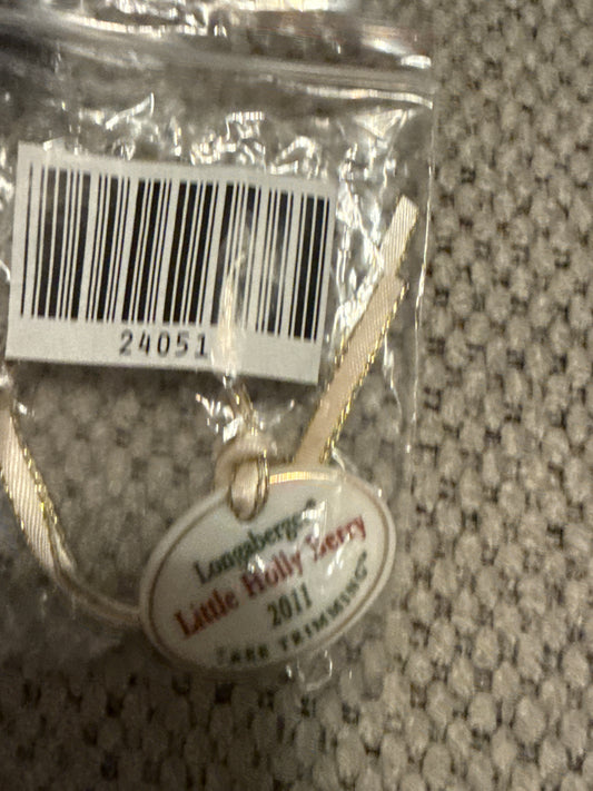 Longaberger little Holly Berry tie on