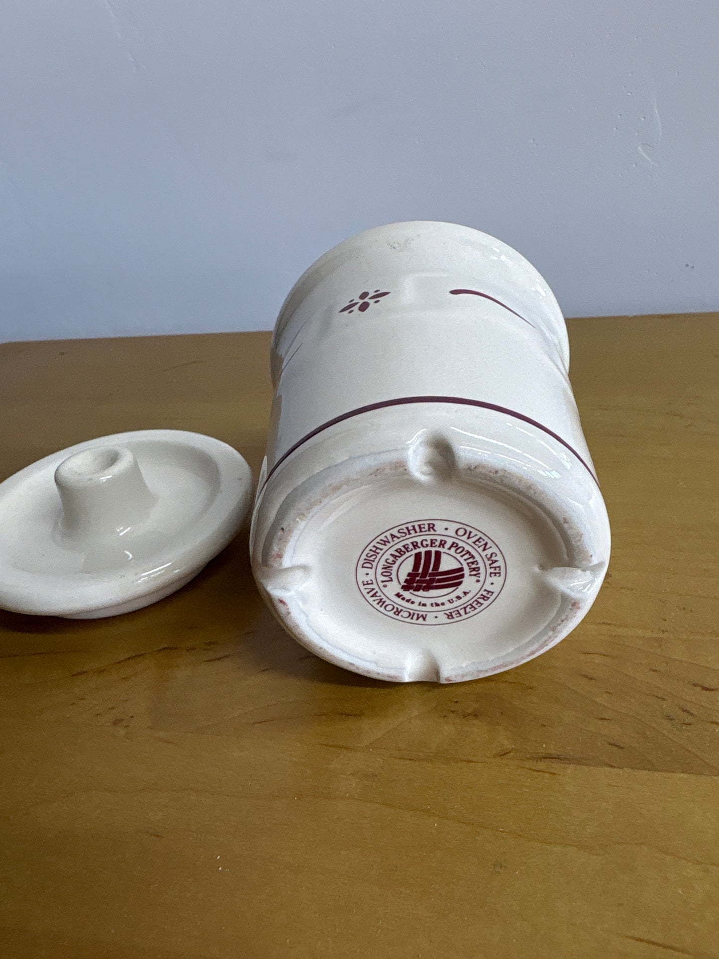 Longaberger Small Condiment Crock in Traditional Red with lid