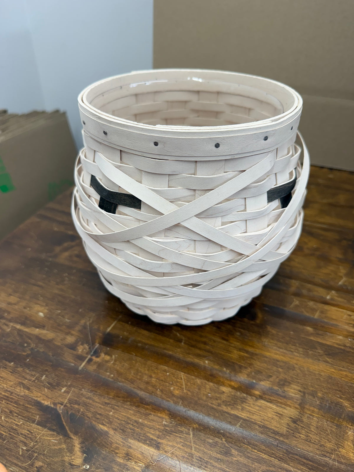 Dresden and Company mummy basket with protector