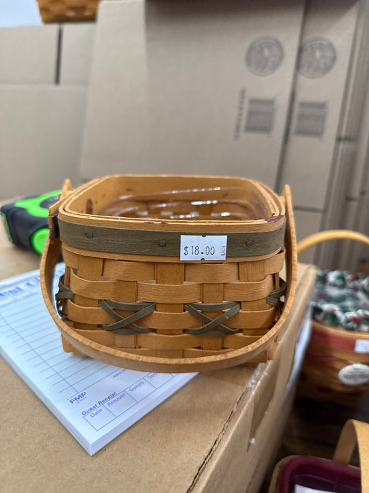 Longaberger tree trimming let it snow basket with protector