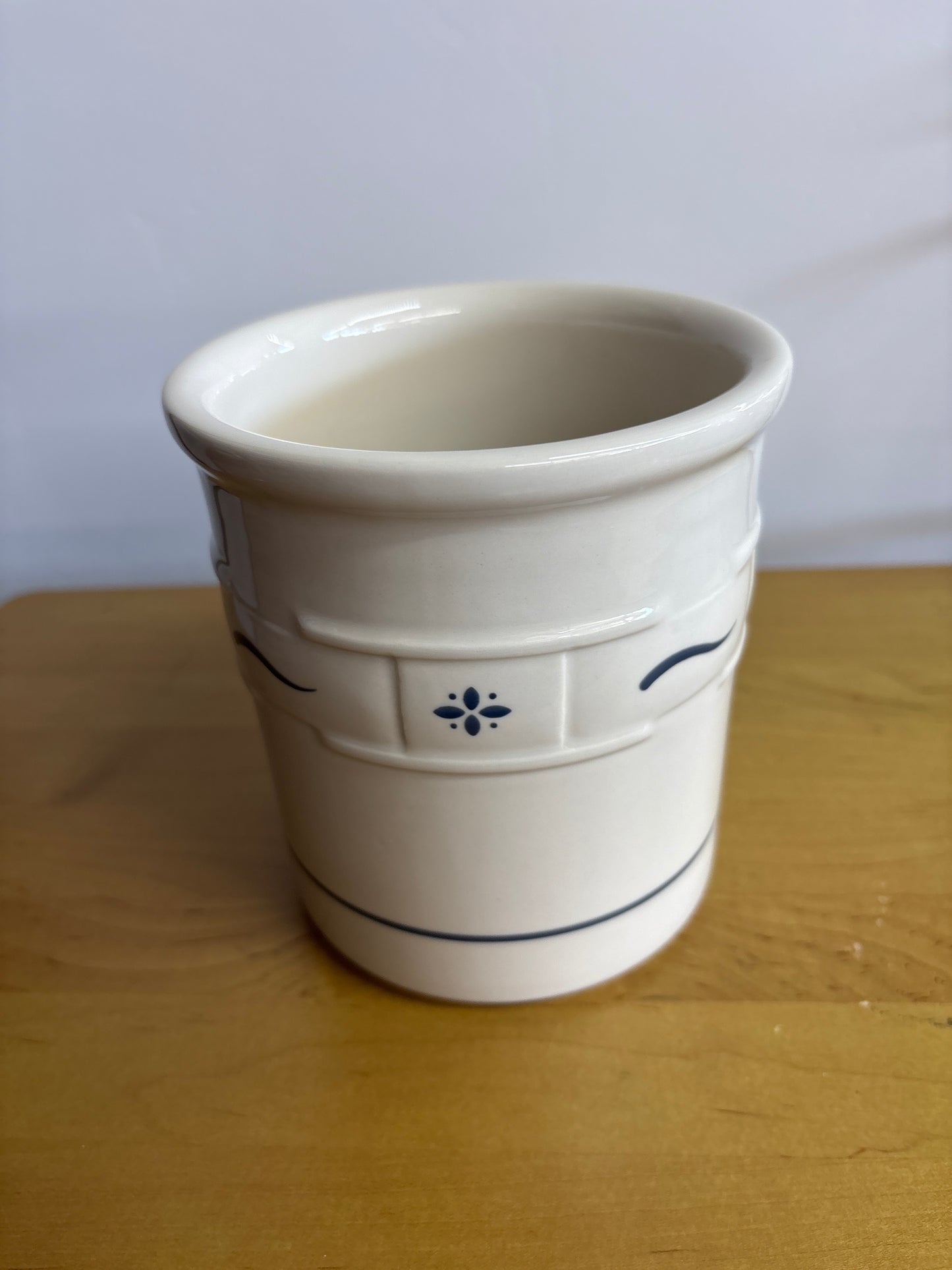 Longaberger 1 quart Crock in Classic Blue