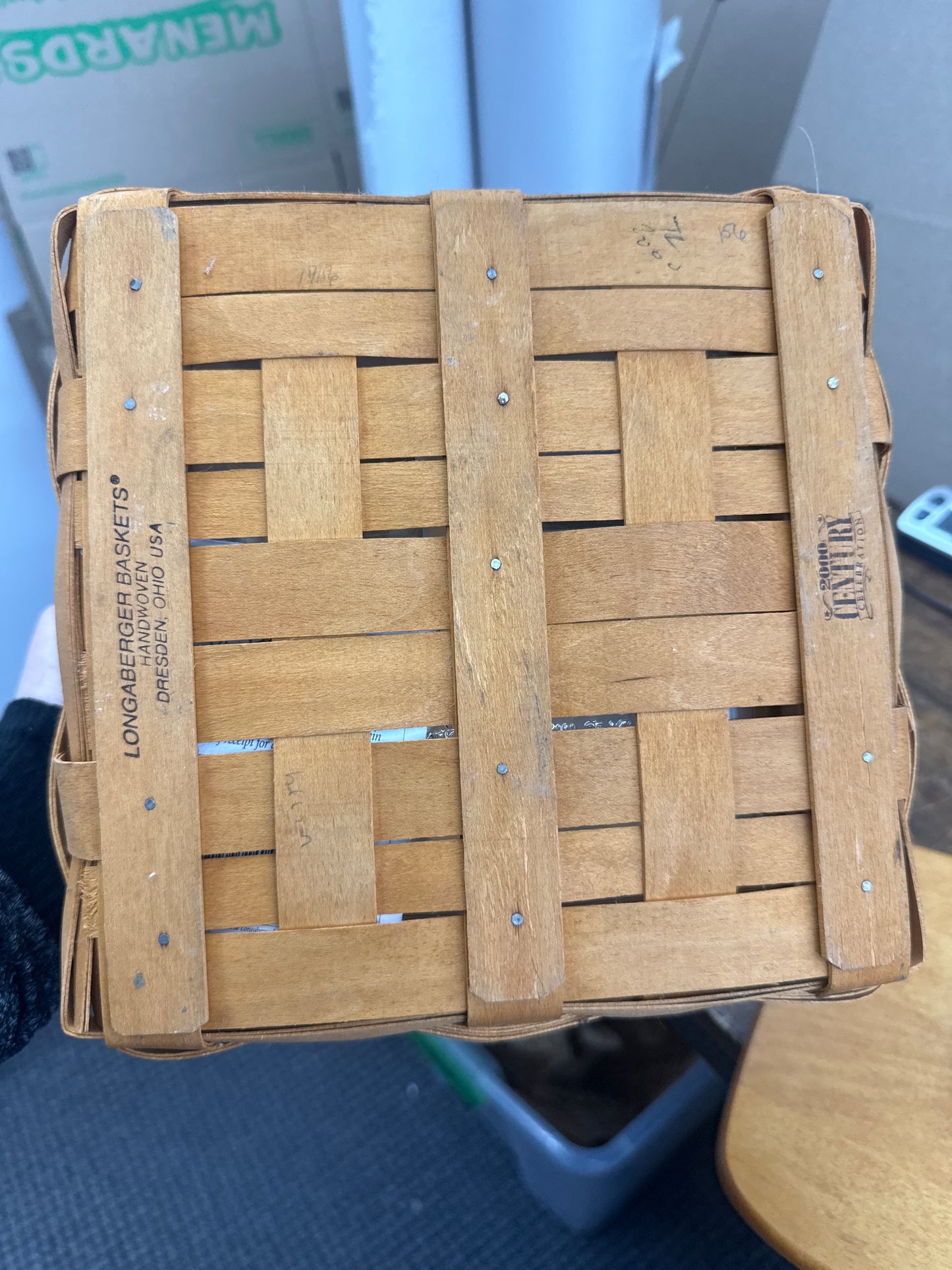 Longaberger deck the halls basket with lid and protector ( basket is a little dirty)