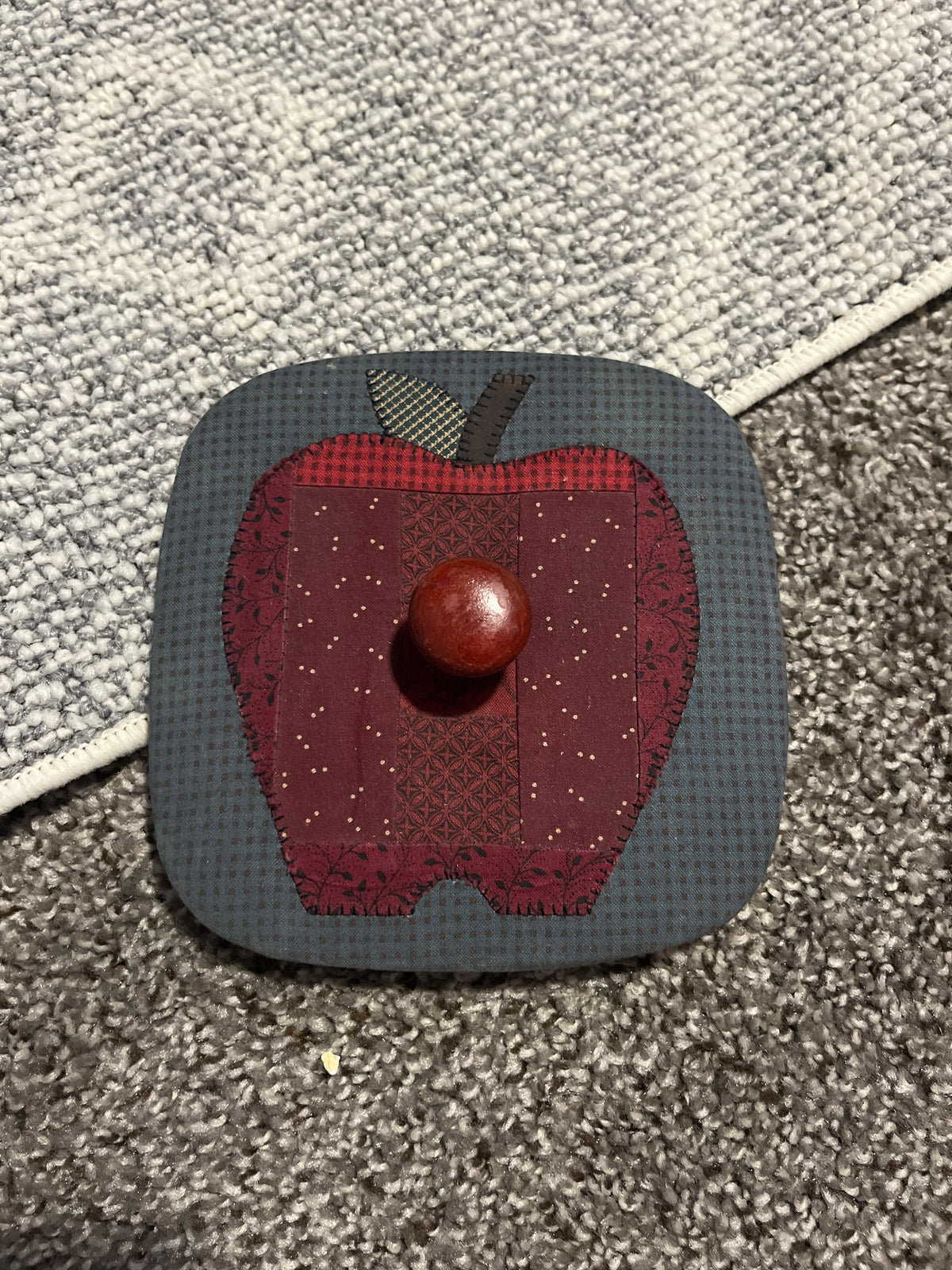 Heart of Dresden 7.5” lid with apple design