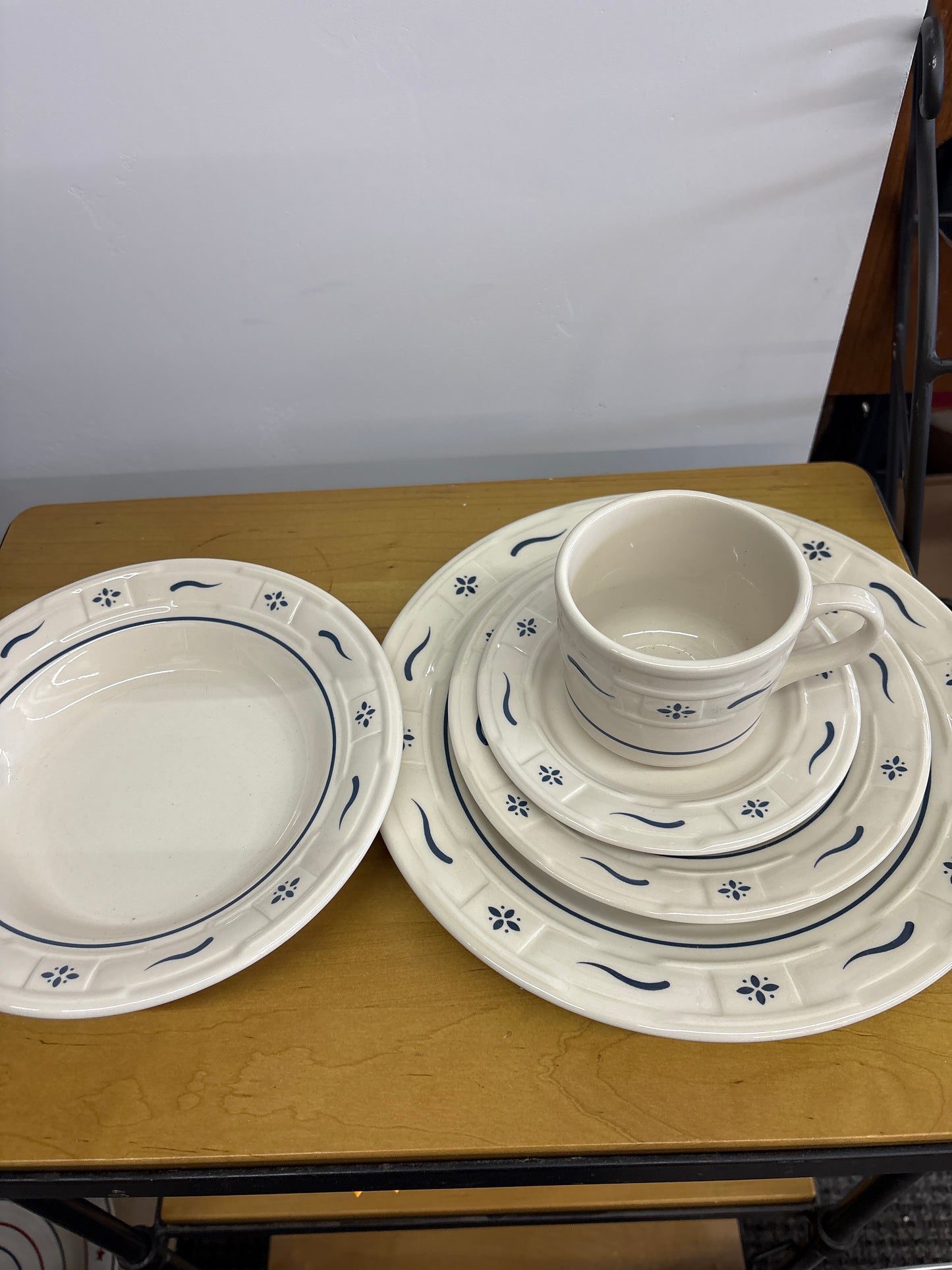 Longaberger 5 Piece place setting in Classic Blue