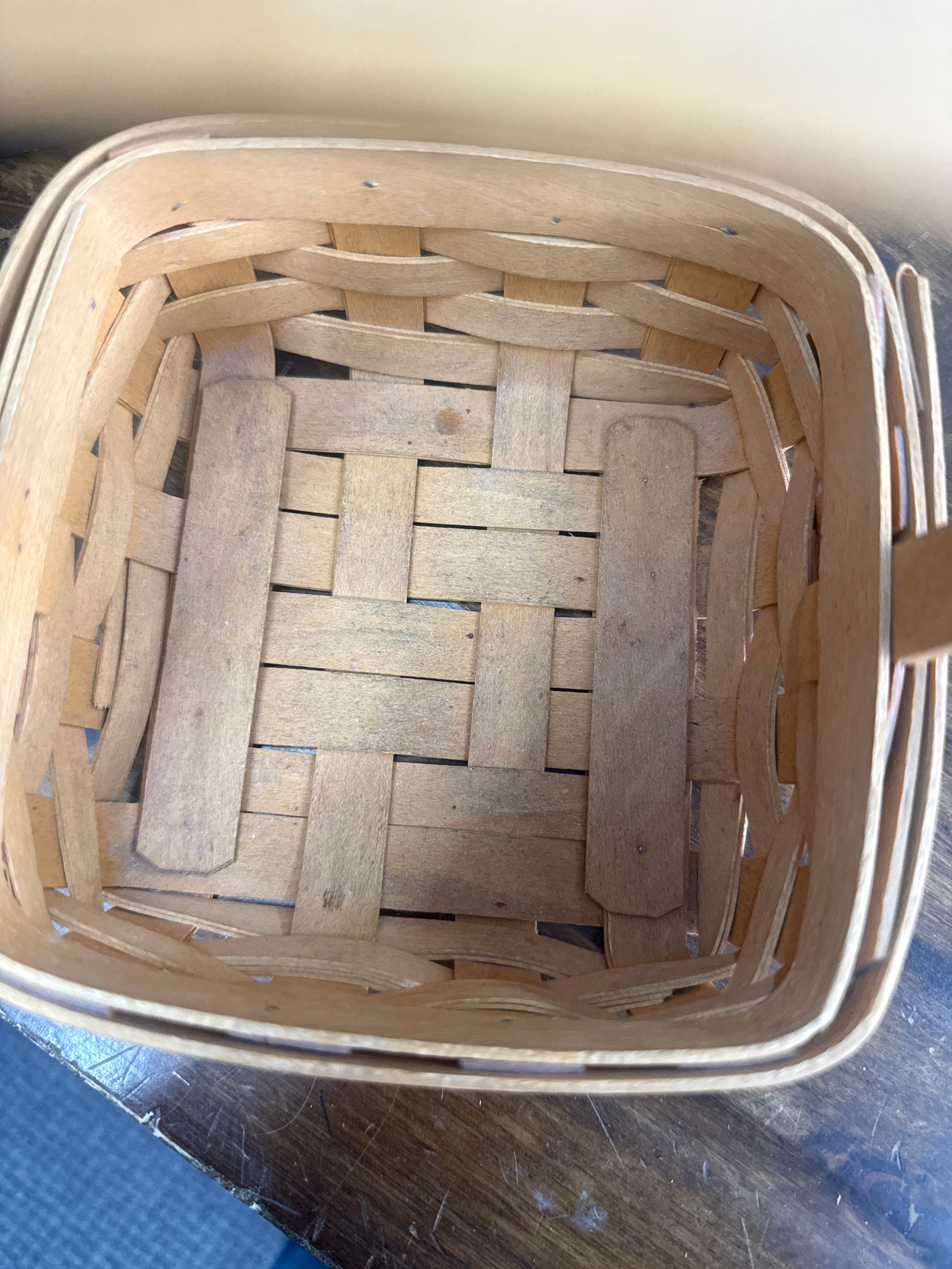 Longaberger tarragon basket (is a little stained in the inside)