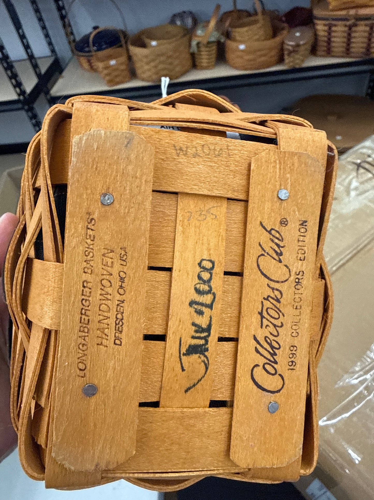 Longaberger 1999 collector’s club renewal basket