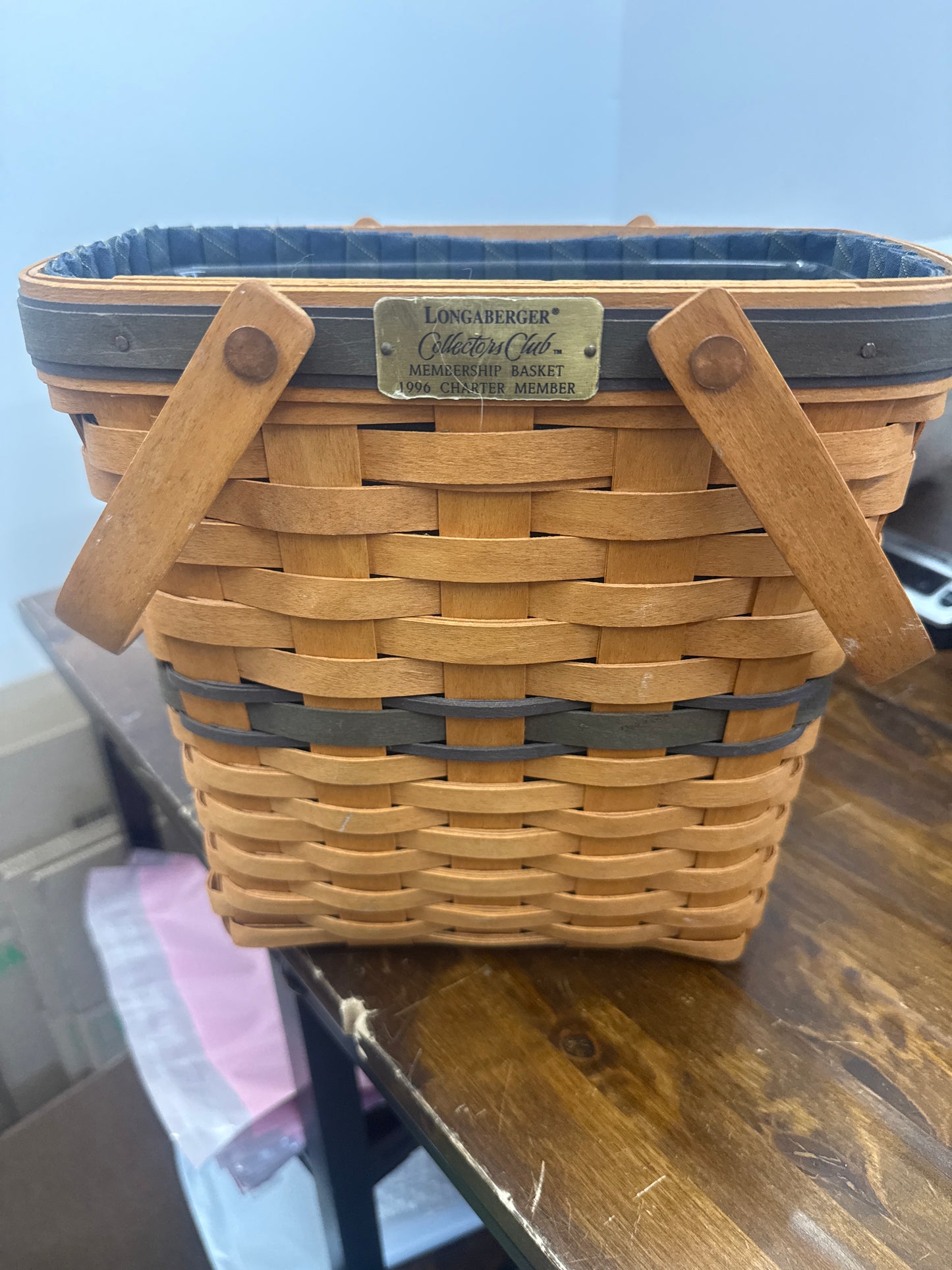 Longaberger collectors club 1996 charter member basket with liner and protector
