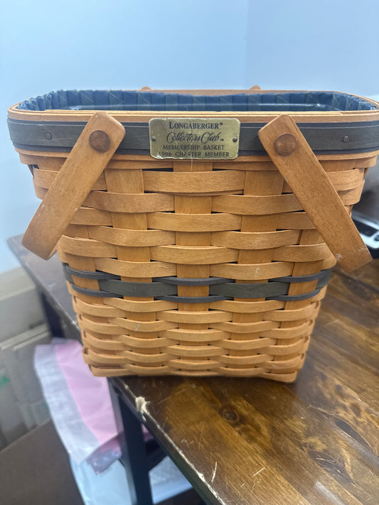 Longaberger collectors club 1996 charter member basket with liner and protector