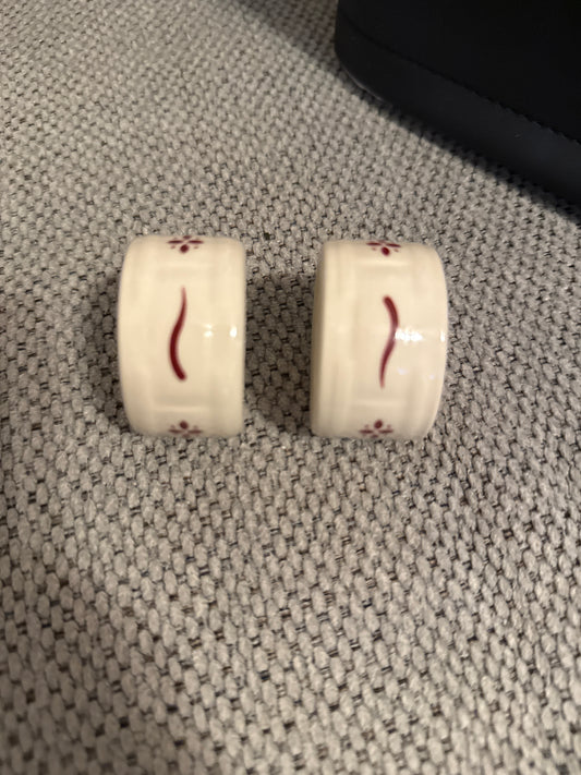 Longaberger set of 2 napkins rings in traditional red