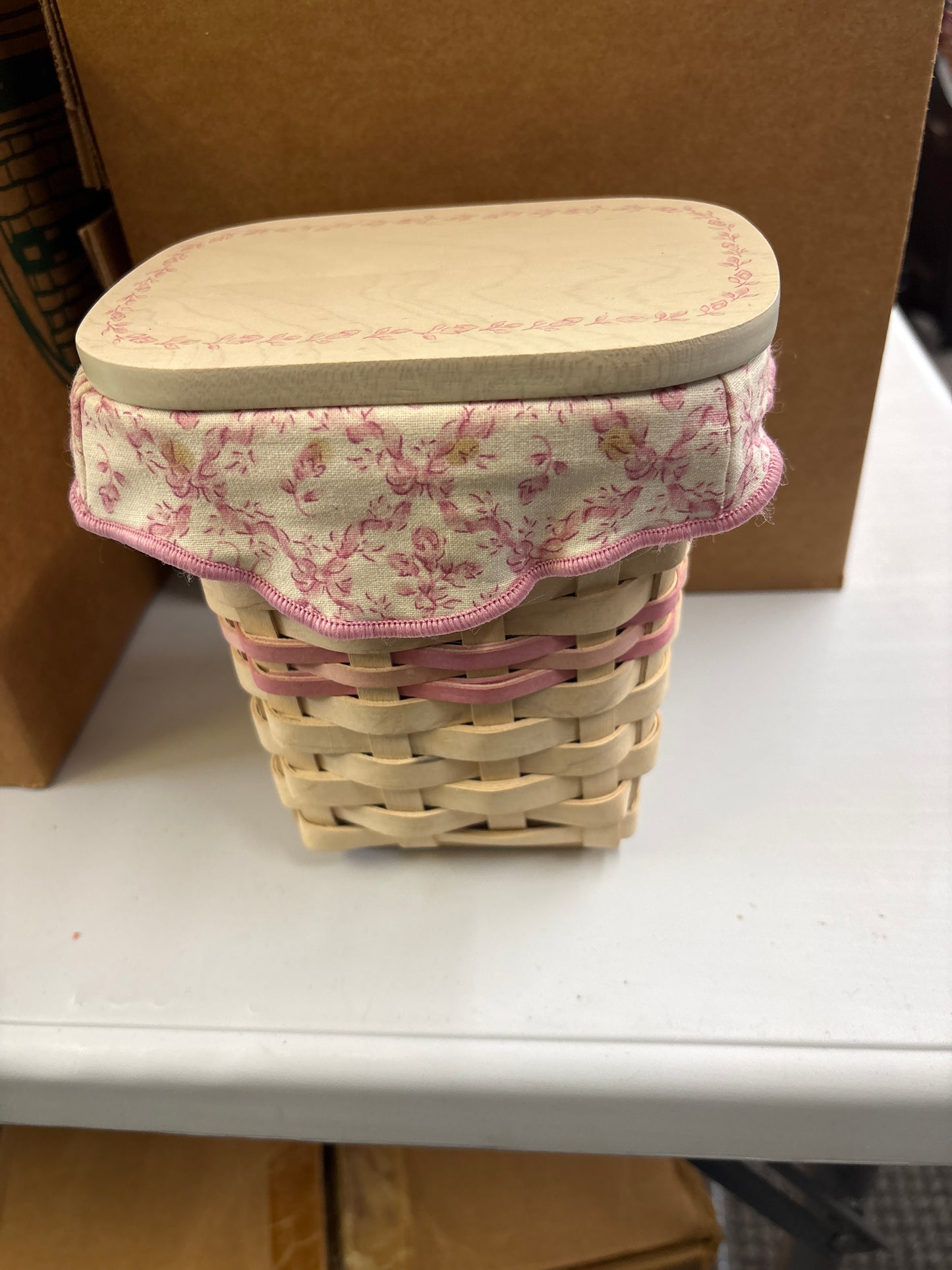 Longaberger 2004 horizon of hope basket with liner, lid and protector