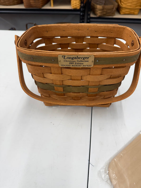 Longaberger 1989 holiday memory basket