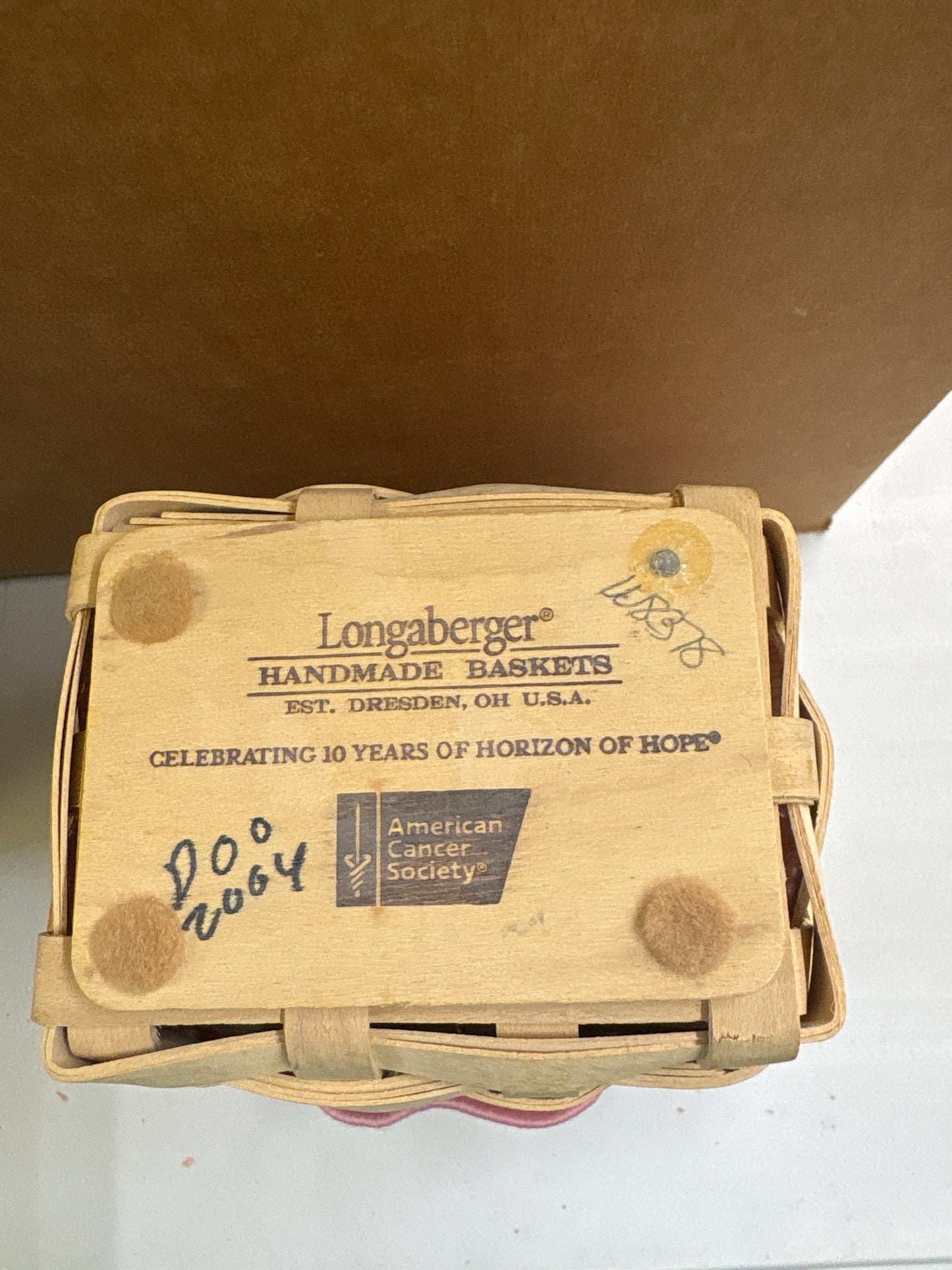 Longaberger 2004 horizon of hope basket with lid, liner, tie on & protector