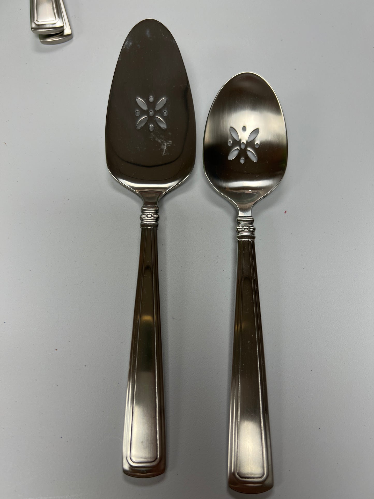 Longaberger serving set of silverware