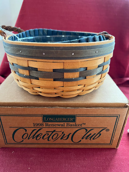 Longaberger 1998 renewal basket with liner and protector