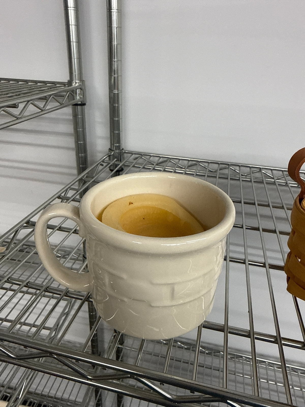 Longaberger super mug in ivory with a candle