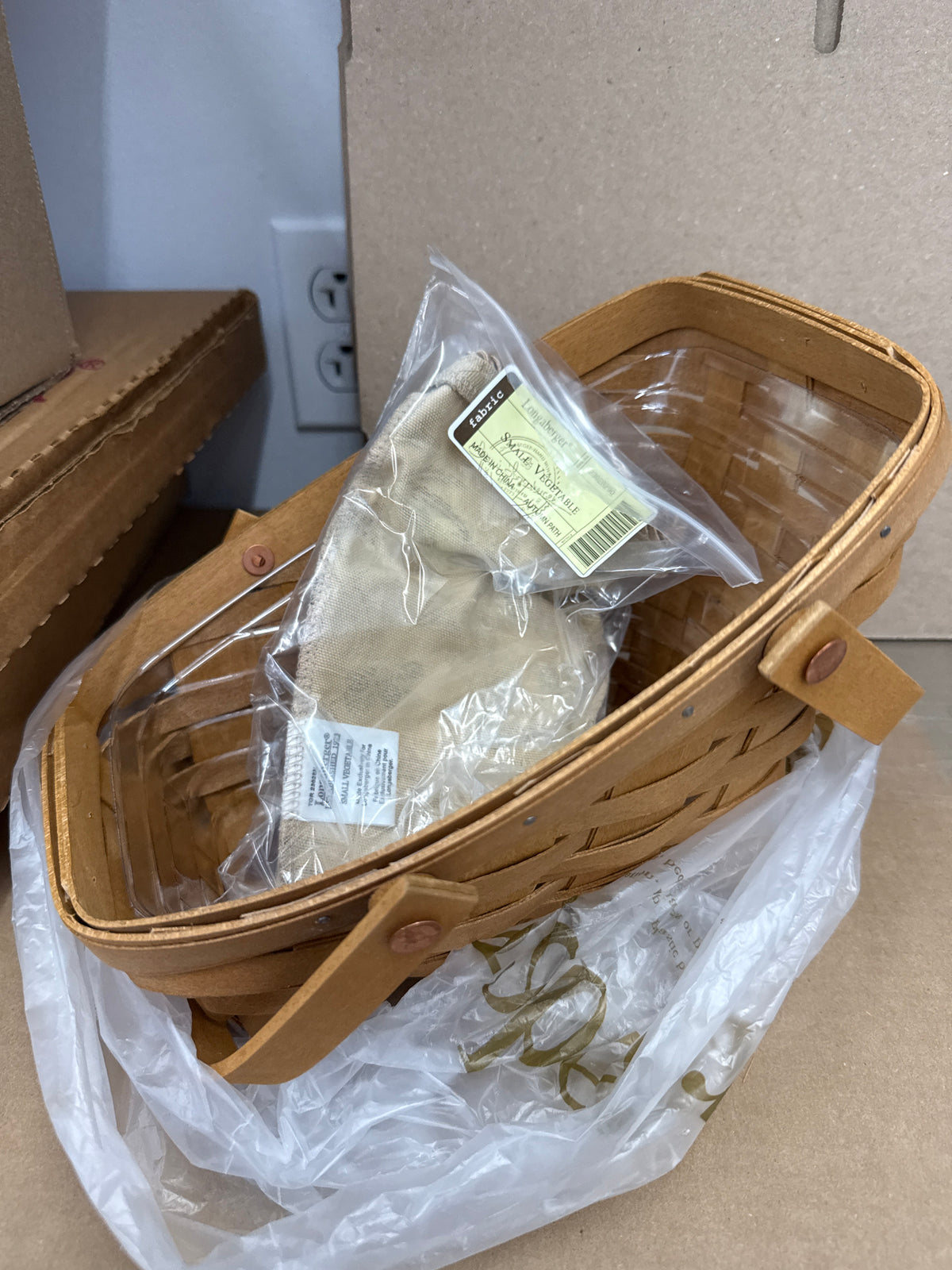 Longaberger small vegetable basket with liner and protector
