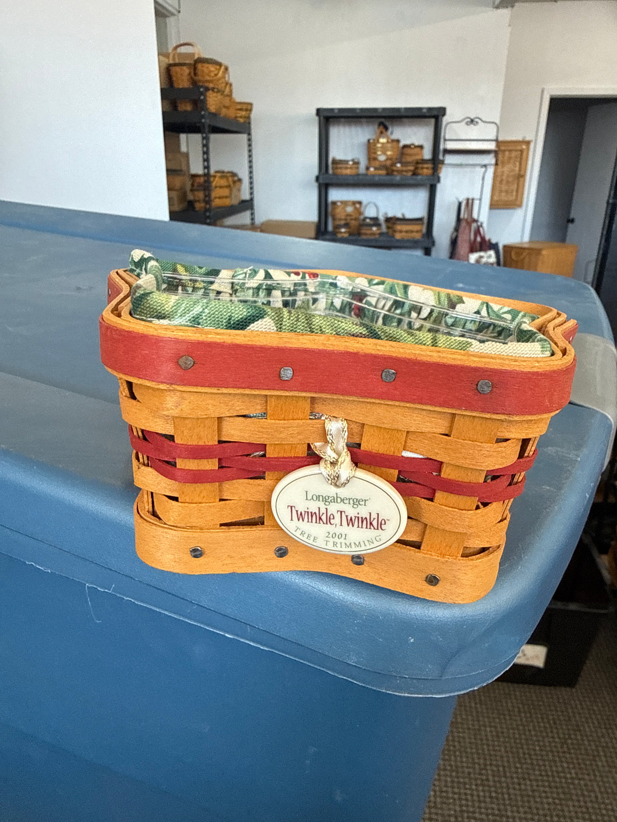 Longaberger 2001 tree trimming twinkle twinkle basket with liner and protector