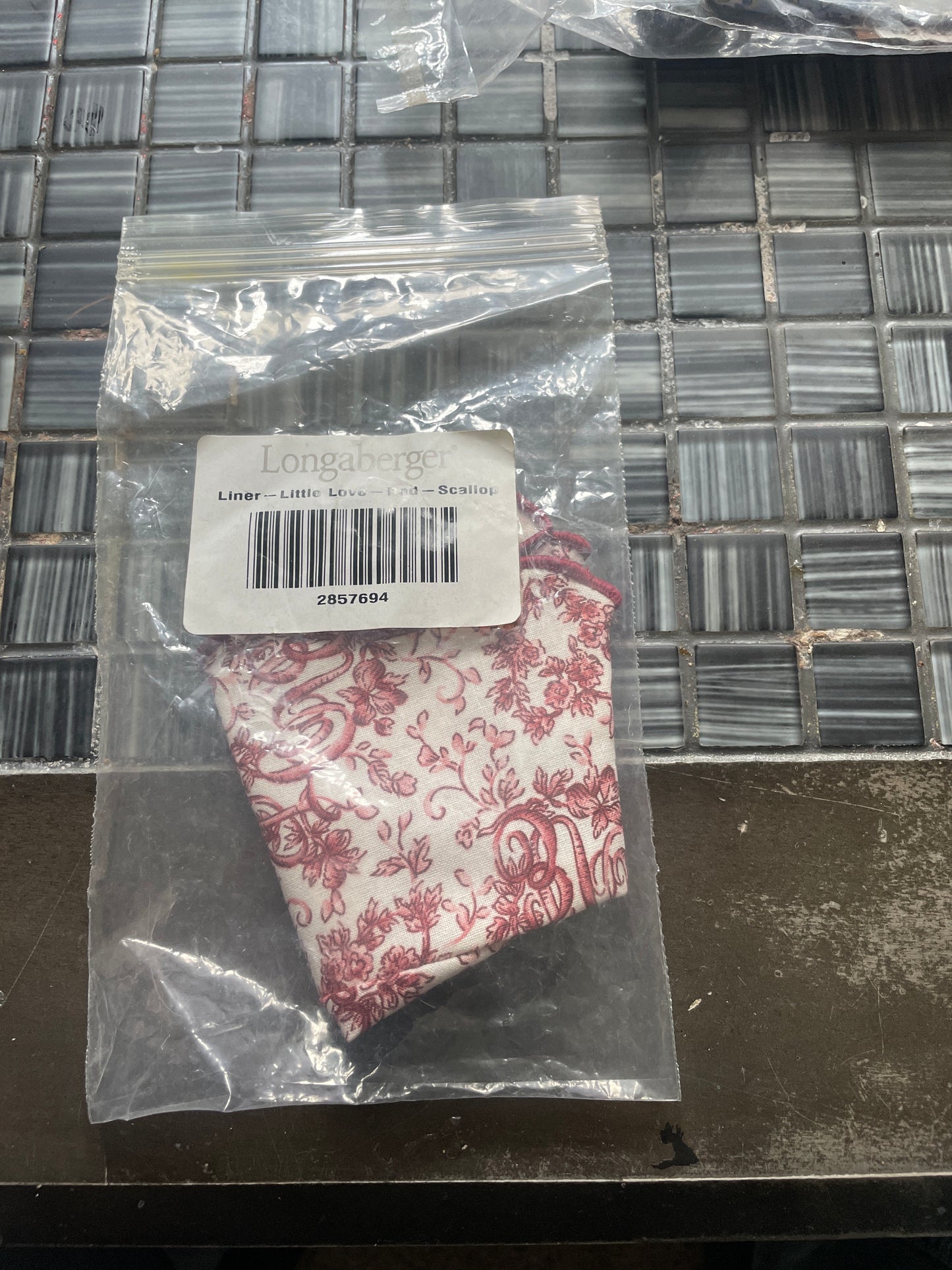 Longaberger Liner little love in red scallop