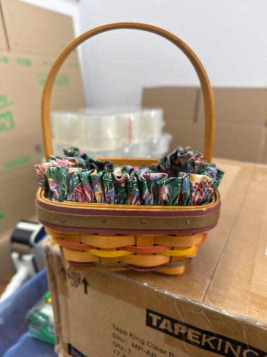 Longaberger 1998 Easter basket with liner and protector