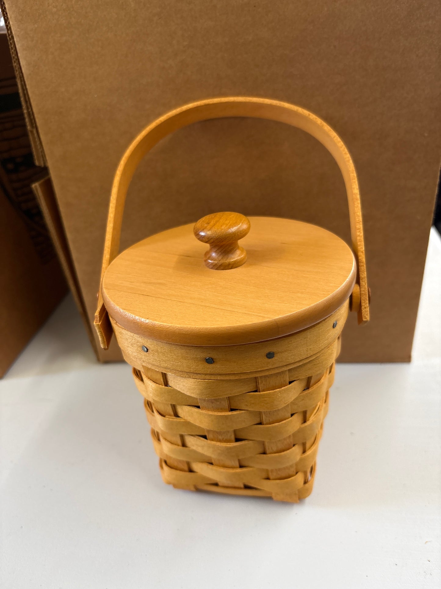 Longaberger 2002 Horizon of Hope basket with lid