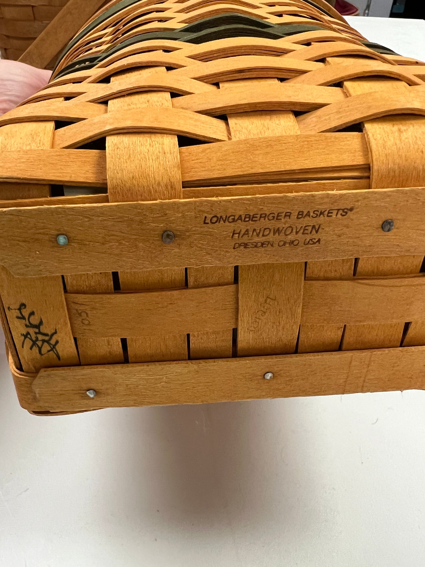 Longaberger glad tidings basket with lid, liner & protector