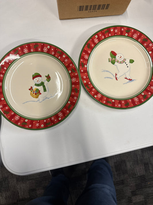 Longaberger set of 2 snowman snack plates