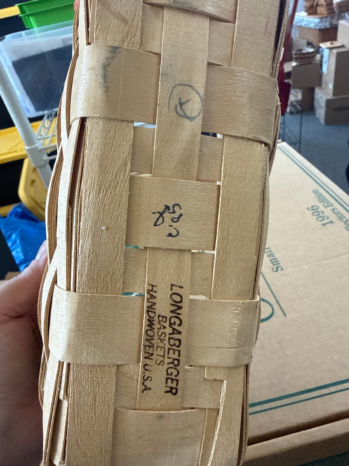 Longaberger medium key  basket -has some breaking in the front and back splints