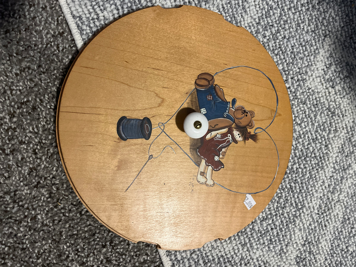 10” round lid w/ bear & doll design