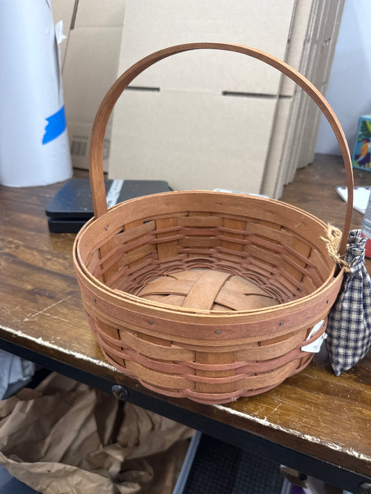Longaberger 1989 Easter basket with sack of wooden hearts
