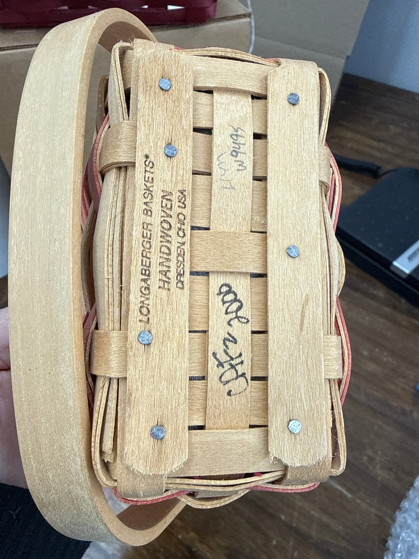 Longaberger 2001 hostess appreciation basket with liner and protector ( color of basket is a little faded)