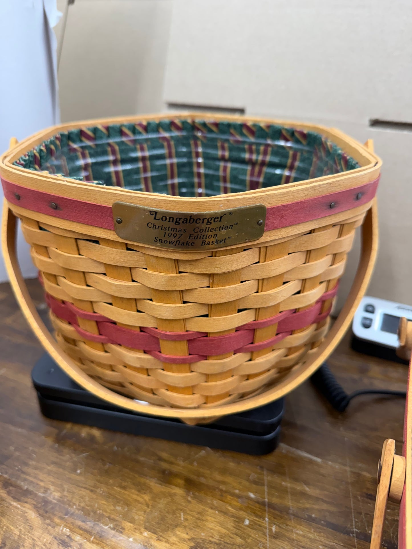 Longaberger 1997 snowflake basket with liner and protector (has splint break on back of basket)