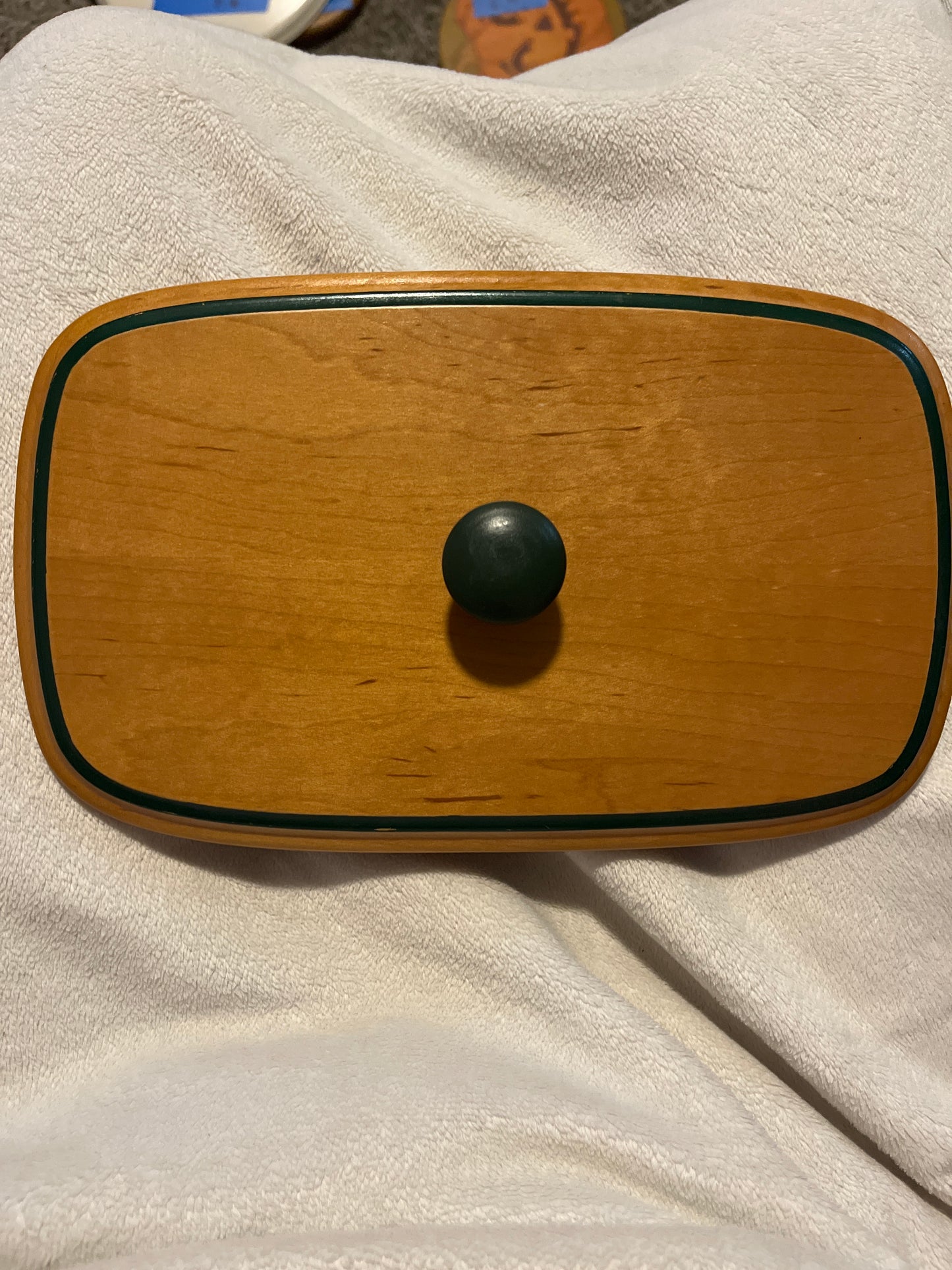 10.5”x6.25” rectangular lid - green knob