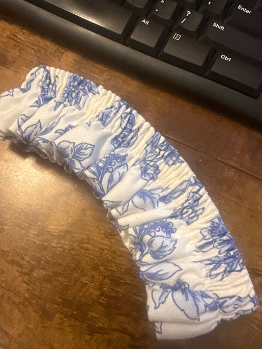 Longaberger small garter in cottage trellis