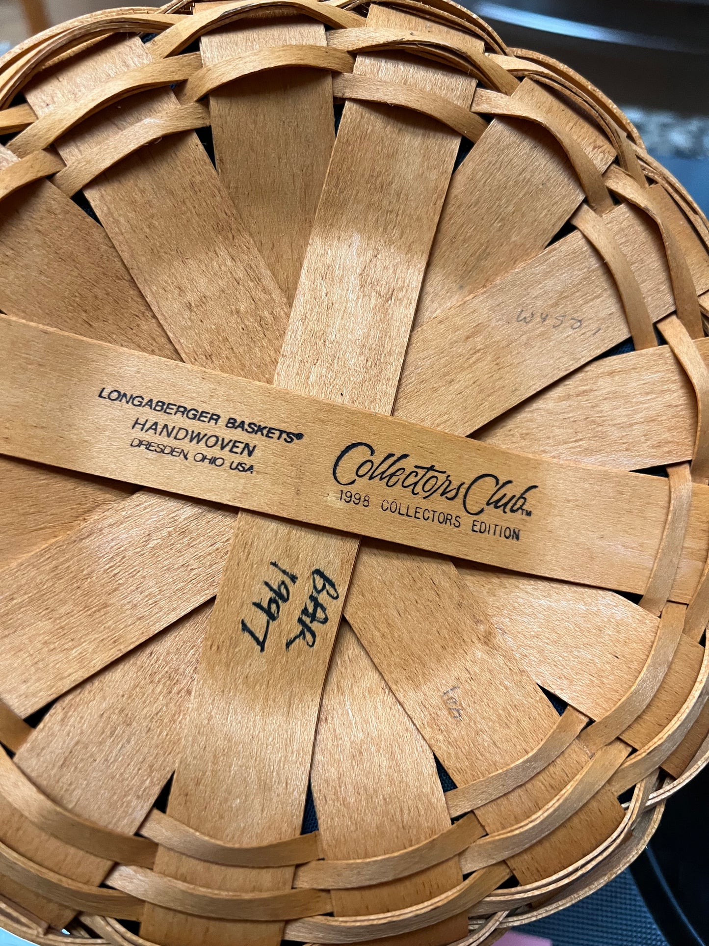 Longaberger Collectors Club 1998 Renewal Basket with Liner and Protector