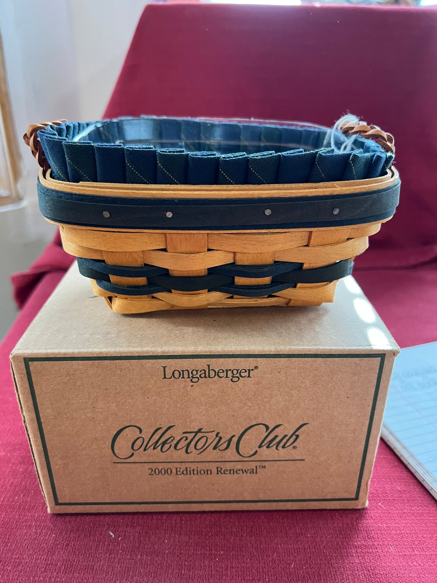 Longaberger 2000 renewal basket with liner & protector