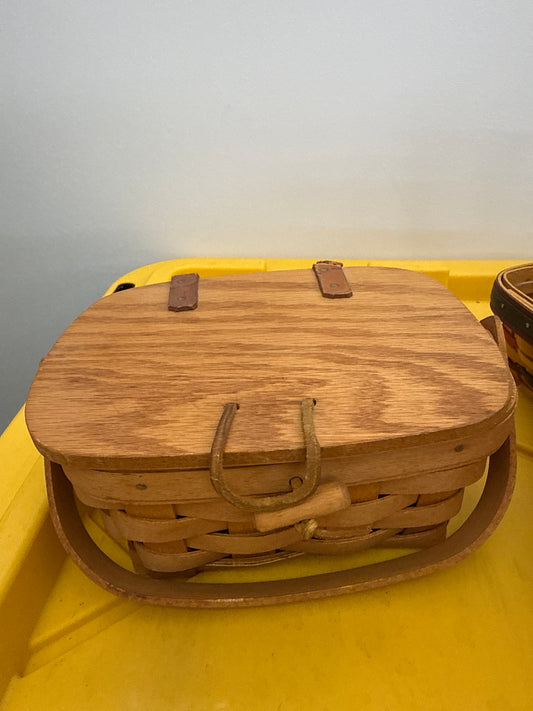 Longaberger kiddie purse basket with protector -lid is broken off hinges