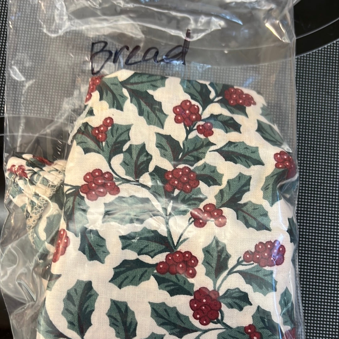Longaberger Bread Liner in Traditional Holly
