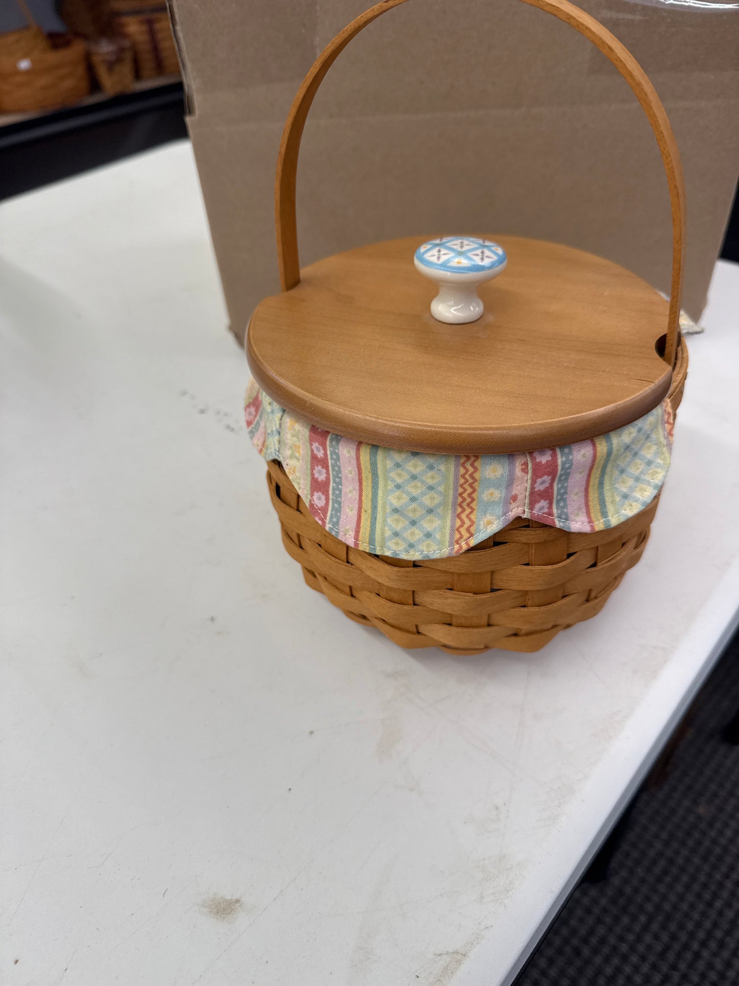 Longaberger 2008 Easter basket with lid, liner and protector