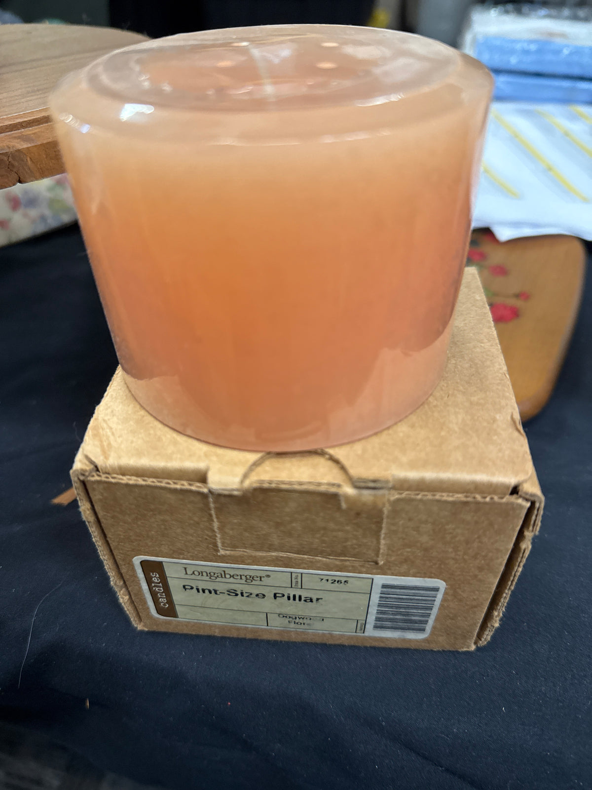 Longaberger pint size dogwood floral candle